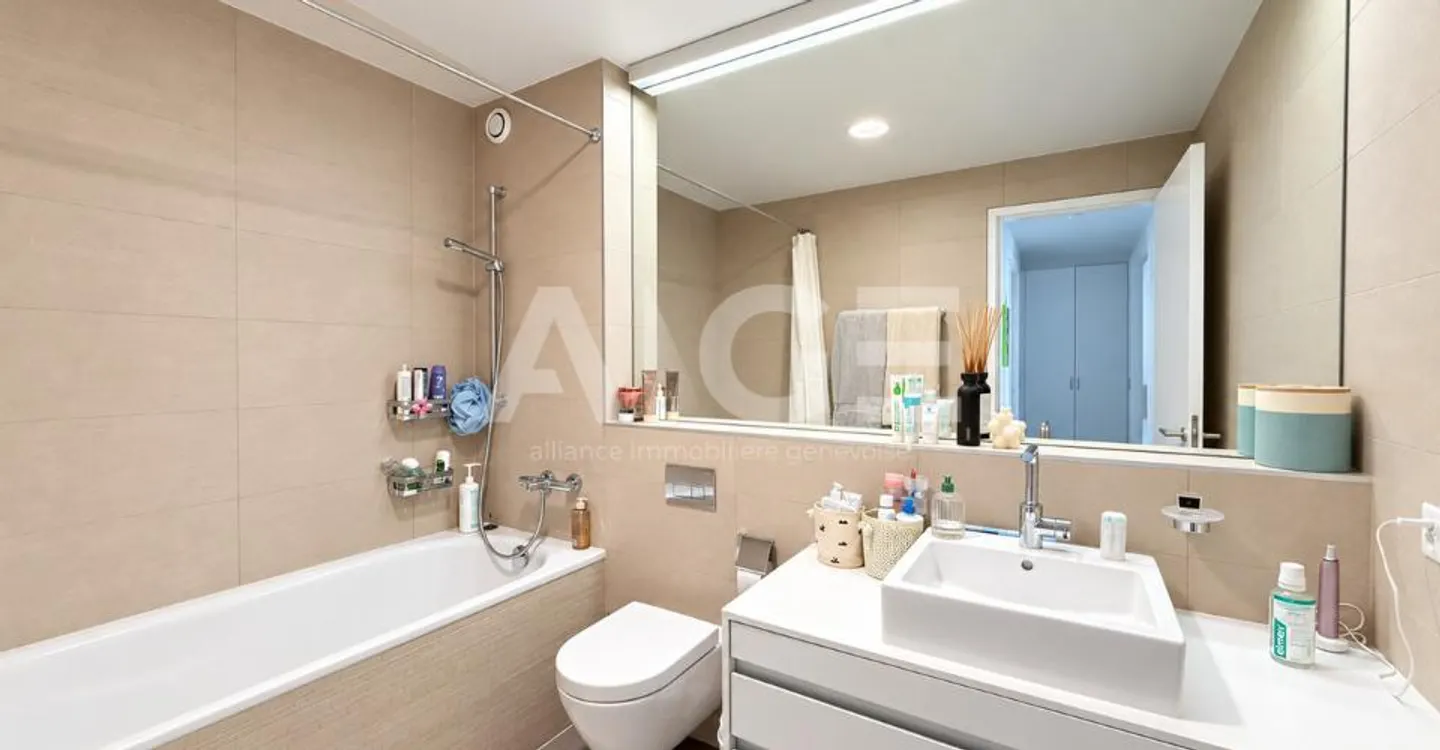 Elegant 5-room apartment in a prestigious residence - Photo 7 of 10