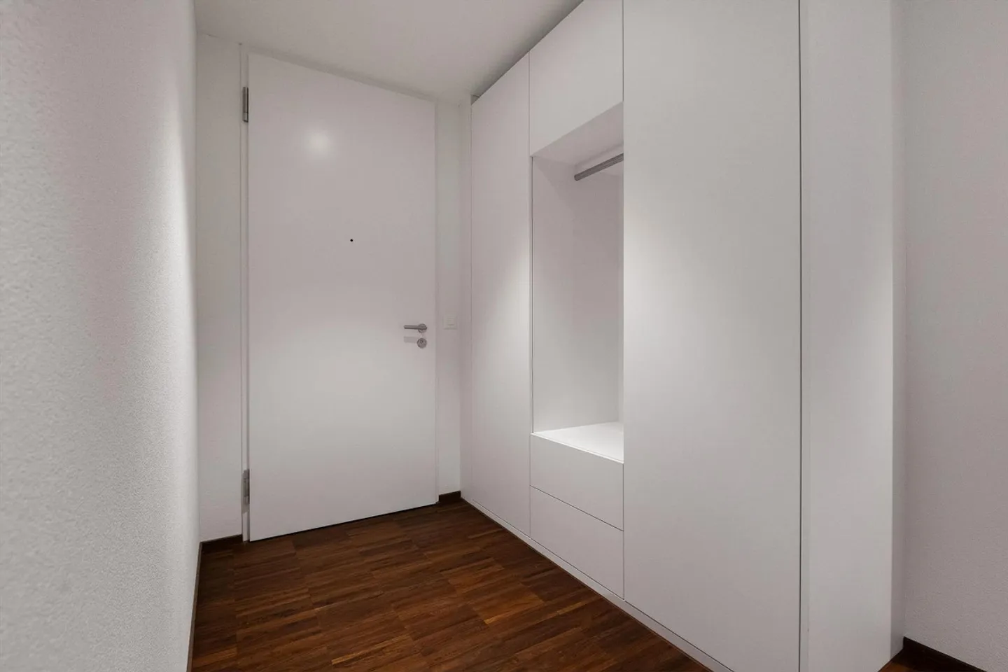 Appartement 4.5 pièces dans un immeuble neuf - Deuxième occupation - Photo 3 sur 11