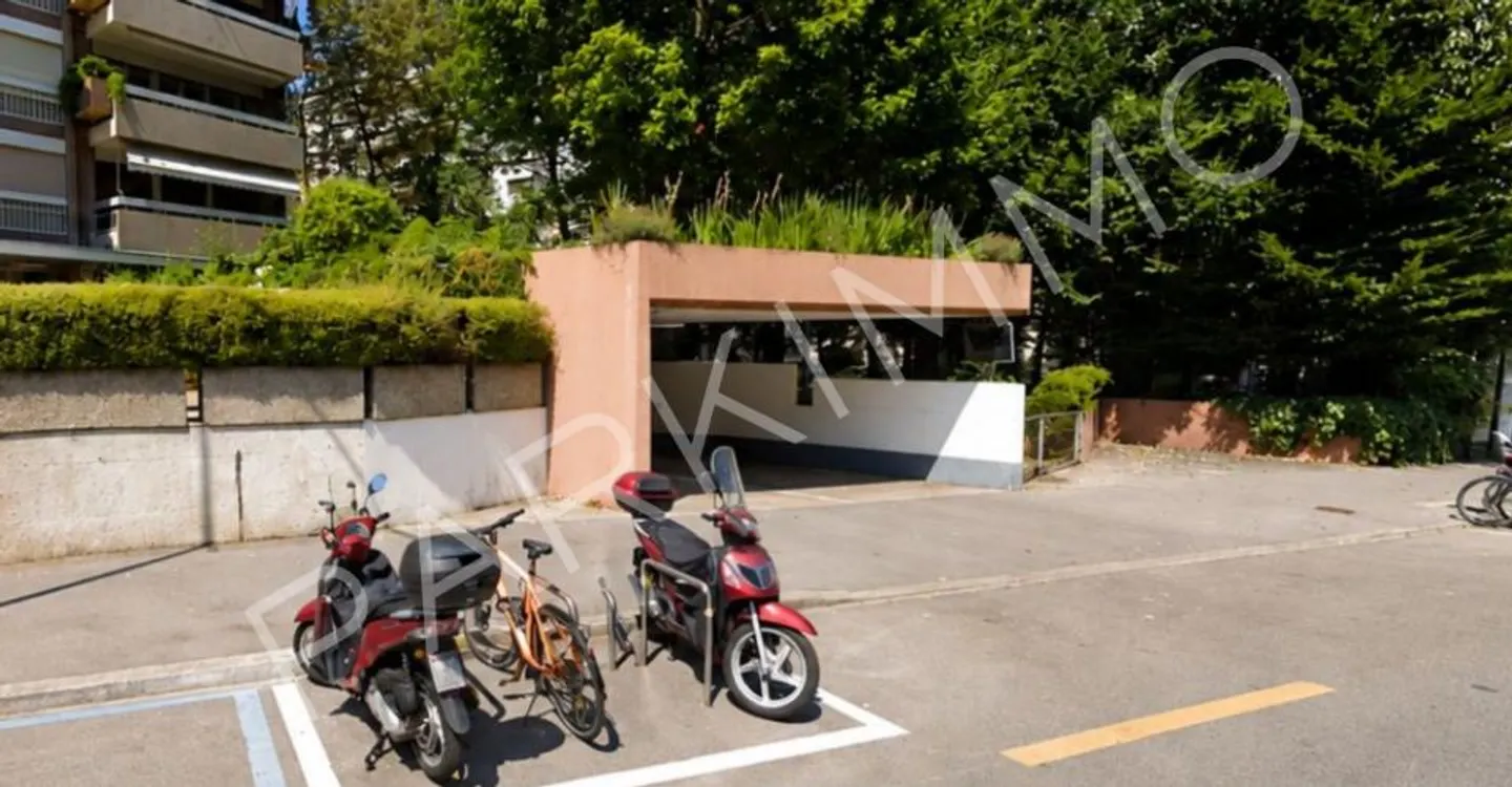 Private und sichere Parkplätze im Untergeschoss - Foto 1 von 1