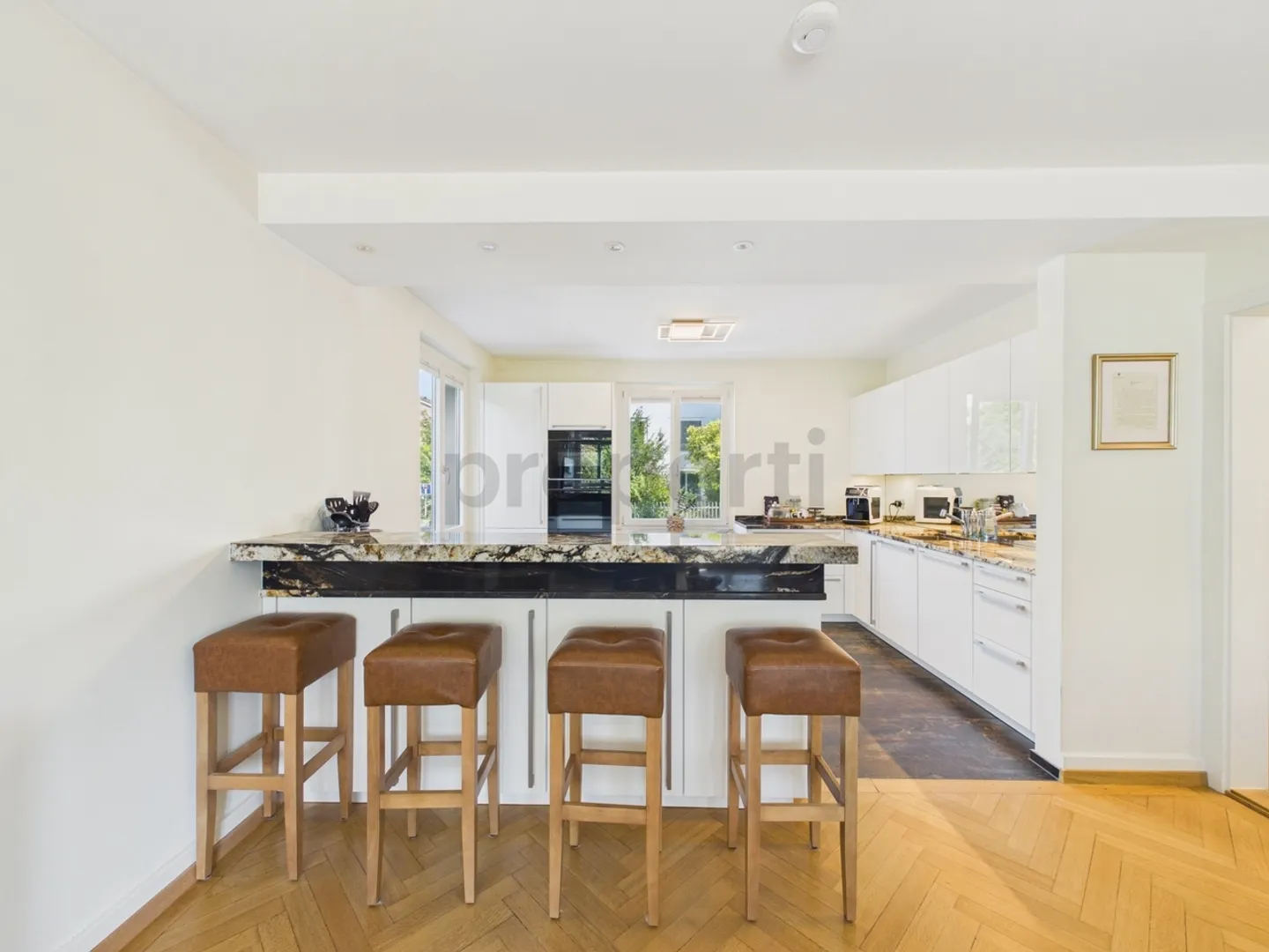 Stylish 4.5-room apartment with high-quality interior design - Photo 5 of 13