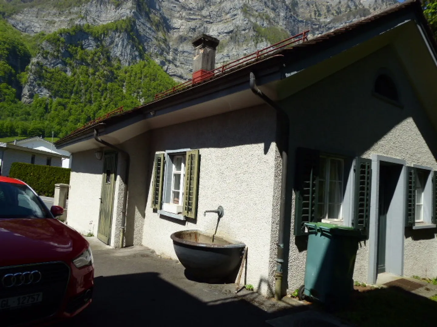 Imponente villa di 4 stanze con parco e riserva di terreno - Foto 3 di 20