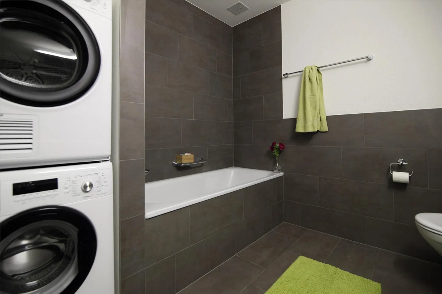 Appartamento moderno con loggia - Foto 3 di 6