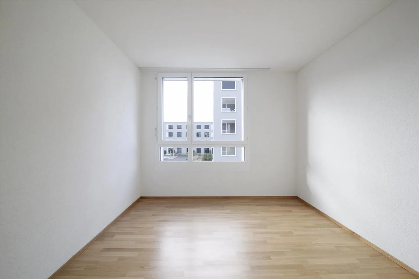 Appartamento moderno con loggia - Foto 4 di 6