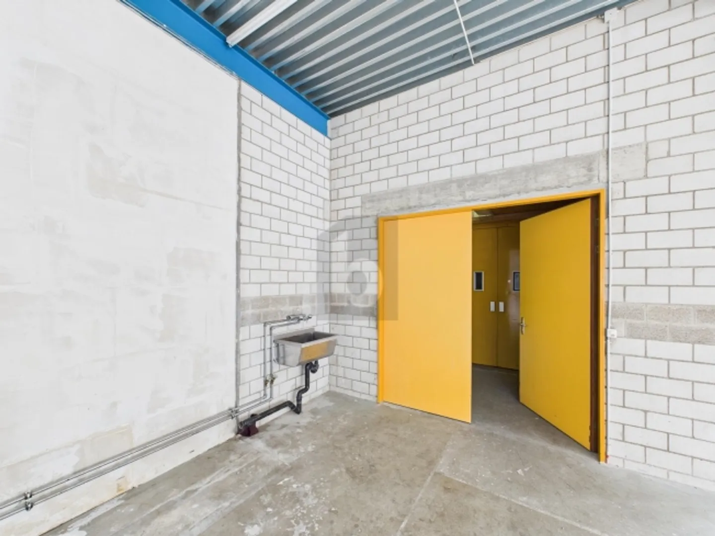 WITH LARGE GOODS LIFT AT THE HIGHWAY CONNECTION - Photo 4 of 5