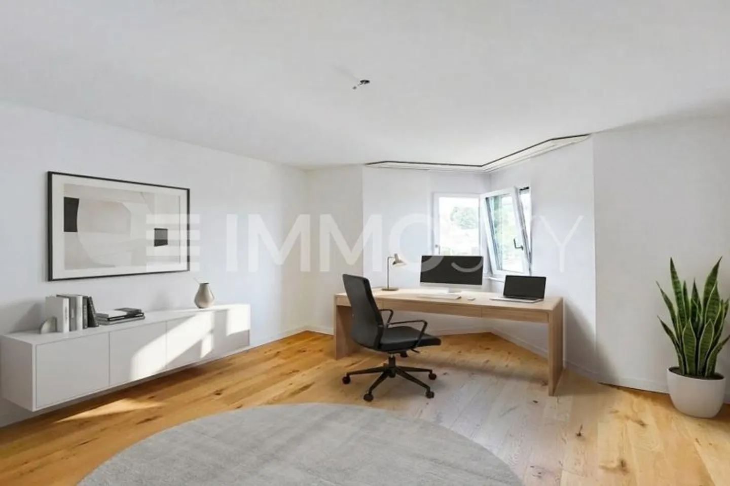 Spacious Apartment with Lake View - Photo 5 of 9