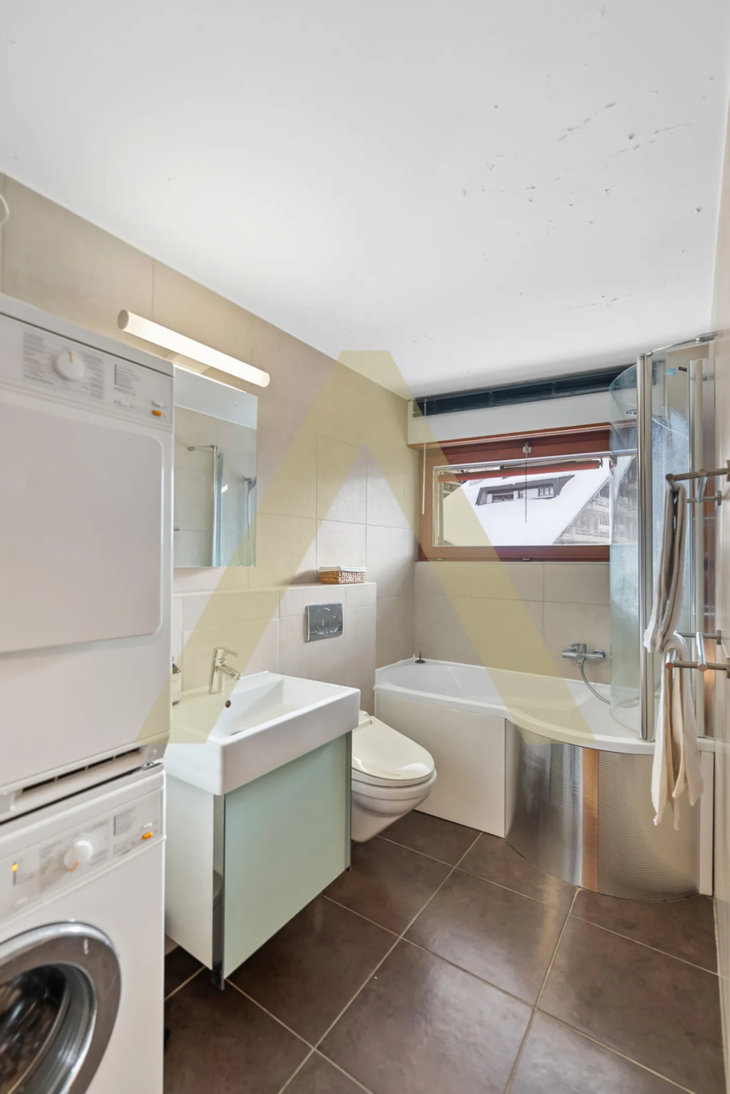 Appartamento spazioso e luminoso nel centro - Foto 9 di 9