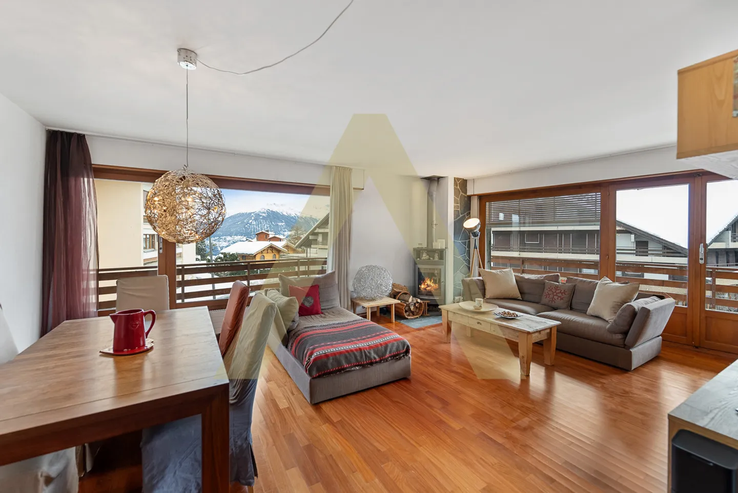 Appartamento spazioso e luminoso nel centro - Foto 2 di 9