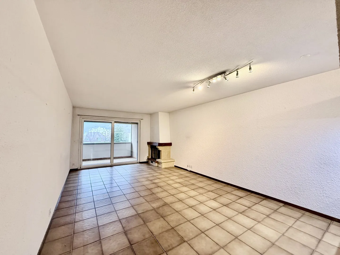 Appartement Charmant à Martigny - Photo 2 sur 14