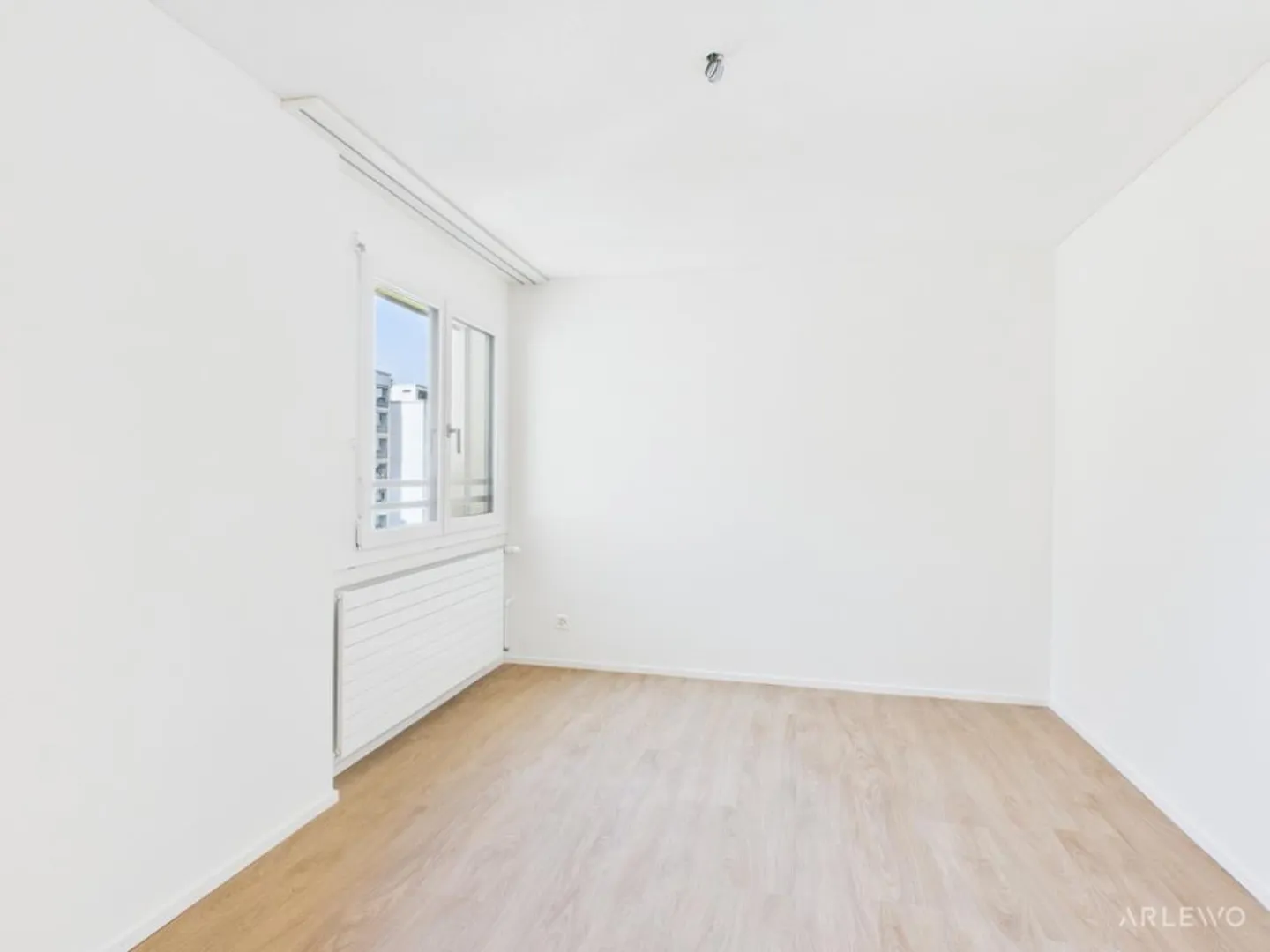 Una casa vicino al lago e alla città - Foto 5 di 9