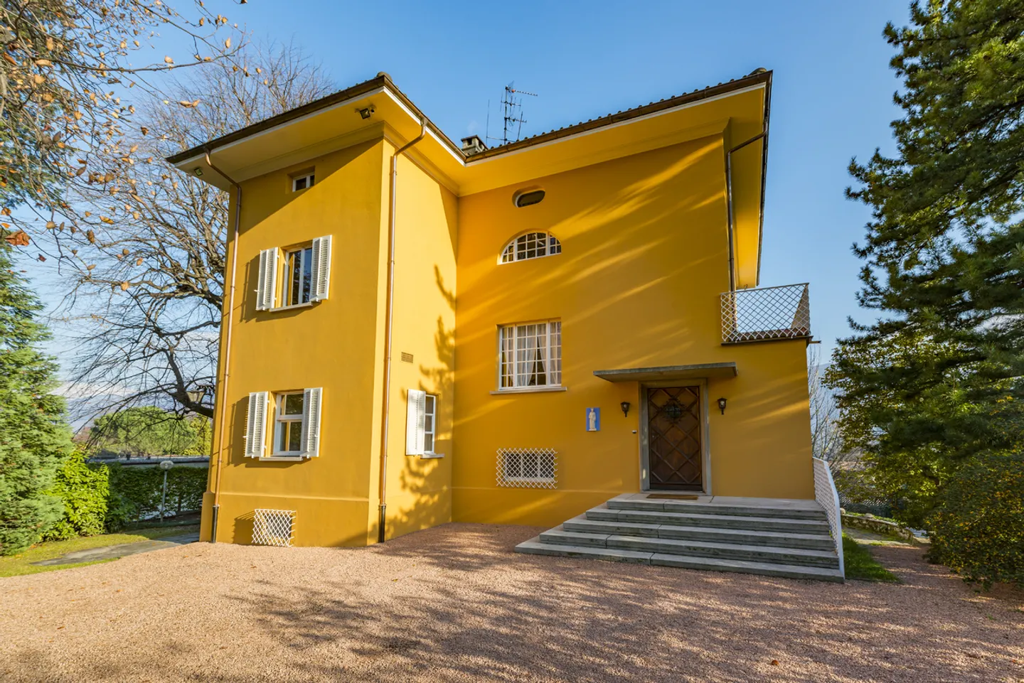 Historische Villa mit privatem Park am Rande von Lugano - Foto 4 von 20