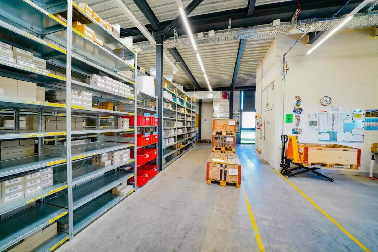 Spazi commerciali, uffici o magazzini a partire da 120 m² in posizione privilegiata - Foto 3 di 10