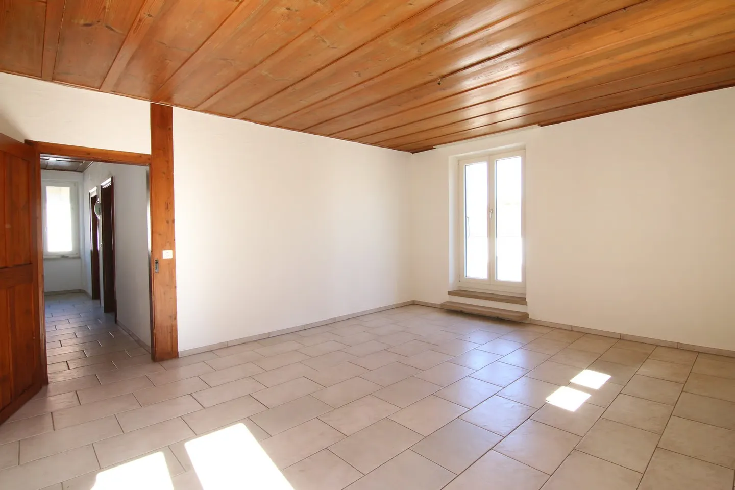 Charming 4.5-room apartment with large terrace - Photo 3 of 8