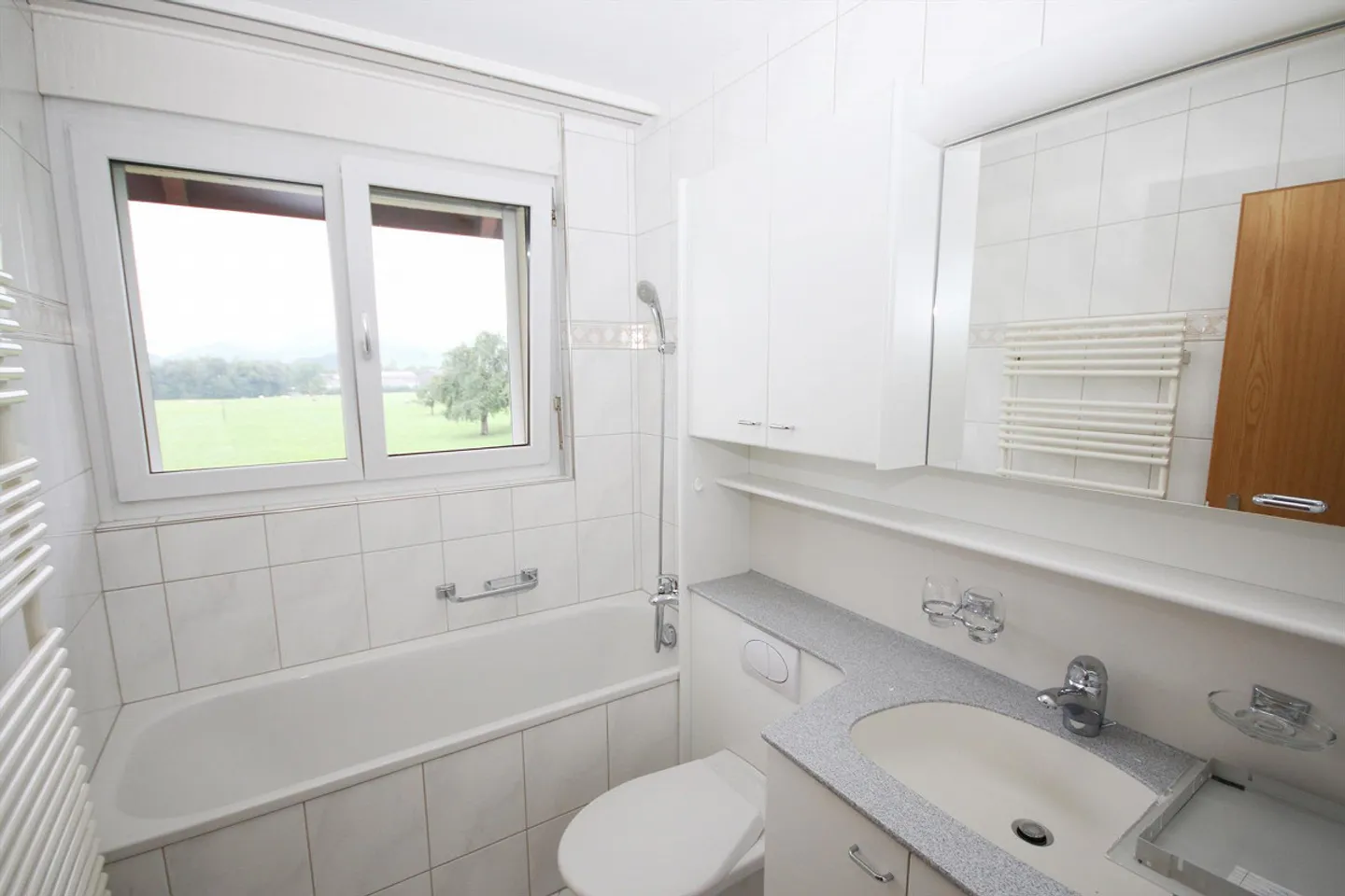 Appartement familial de 6,5 pièces, situé au centre et au calme - Photo 1 sur 8
