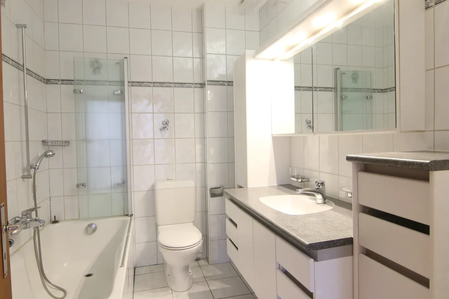 Charming 4.5-room apartment with large terrace - Photo 8 of 8