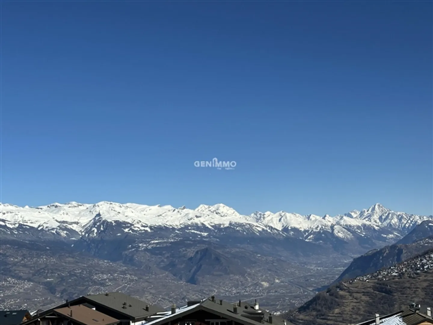 Au pied de la piste Saison de location 26/27 - Photo 1 sur 11