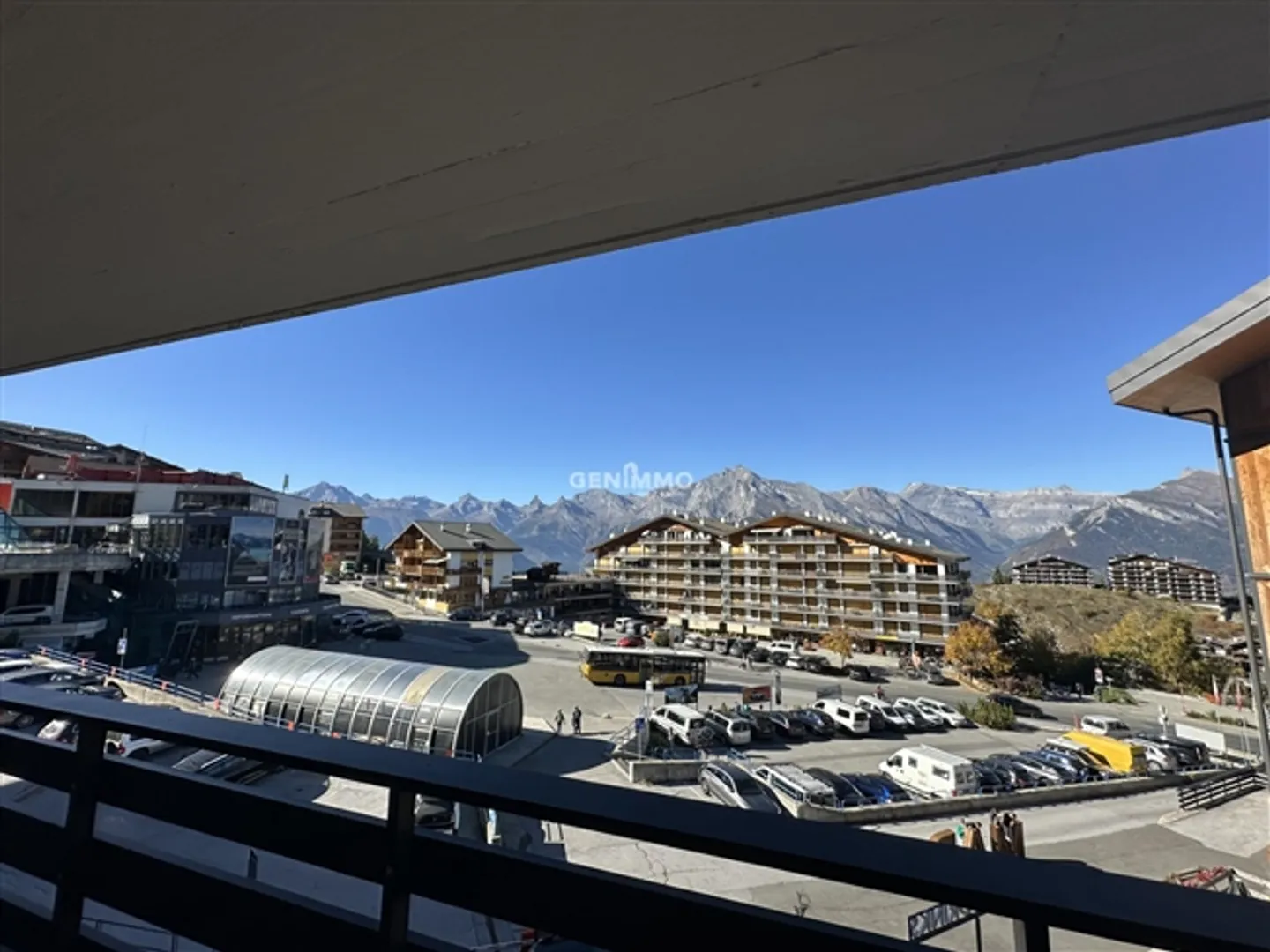 Au pied de la piste Saison de location 26/27 - Photo 2 sur 11