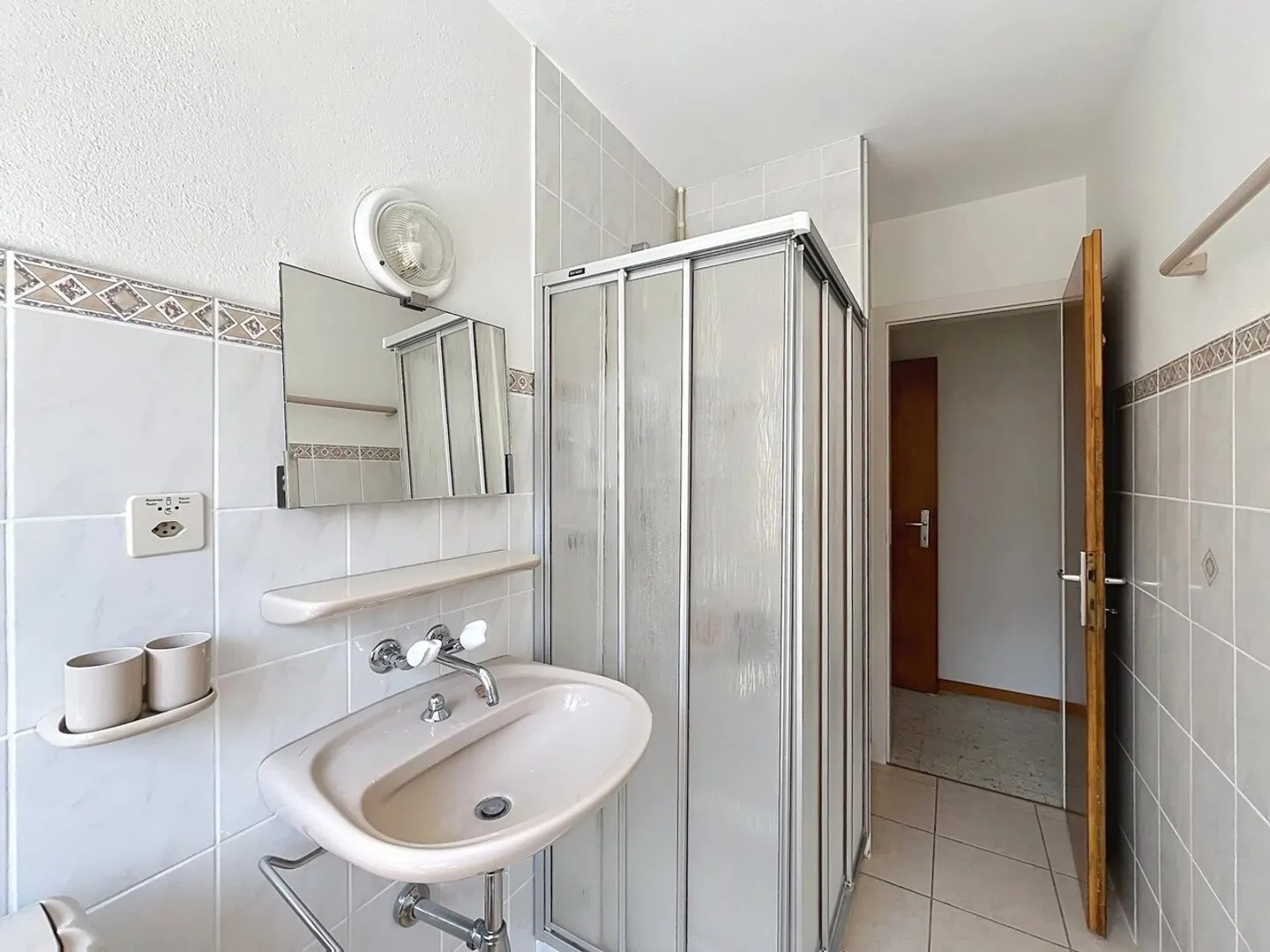 4-room apartment in a quiet area with a beautiful view - Photo 10 of 13