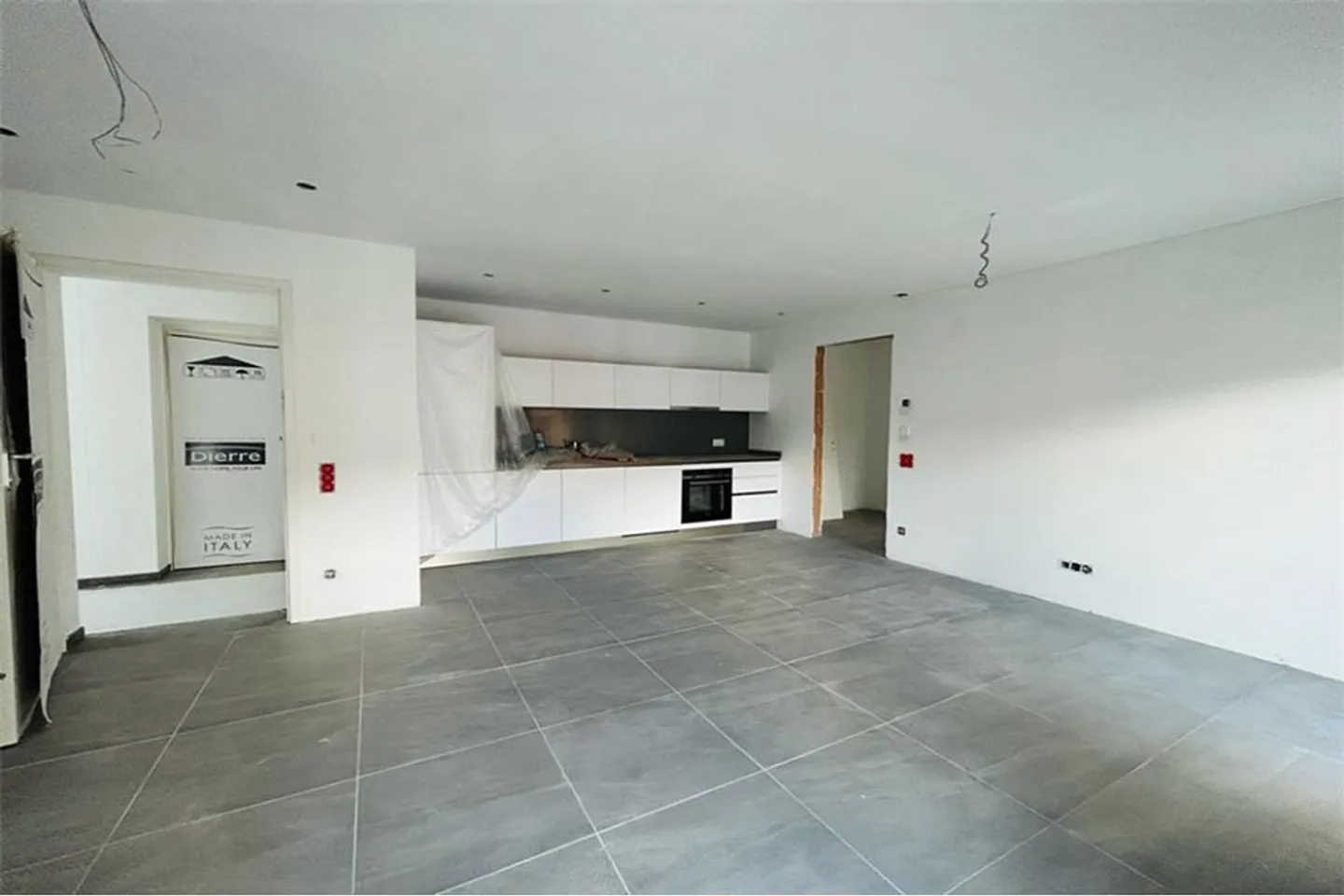Modern Apartments in Quiet Area - Photo 3 of 13