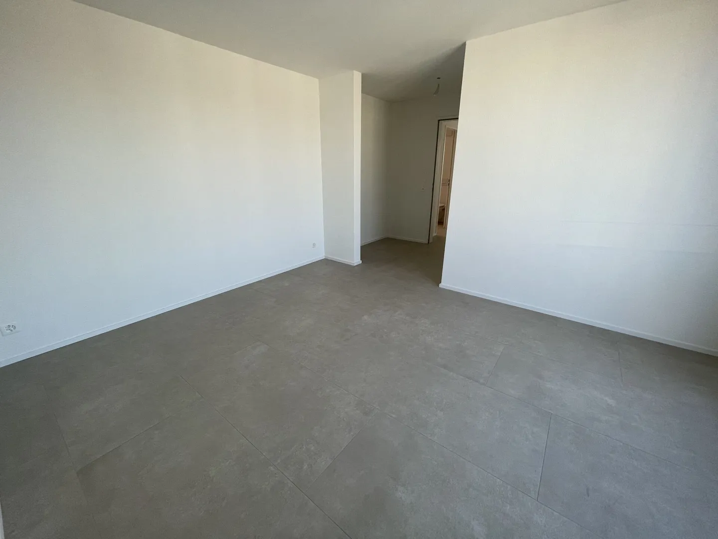 Modern 3.5 Room - Photo 4 of 6