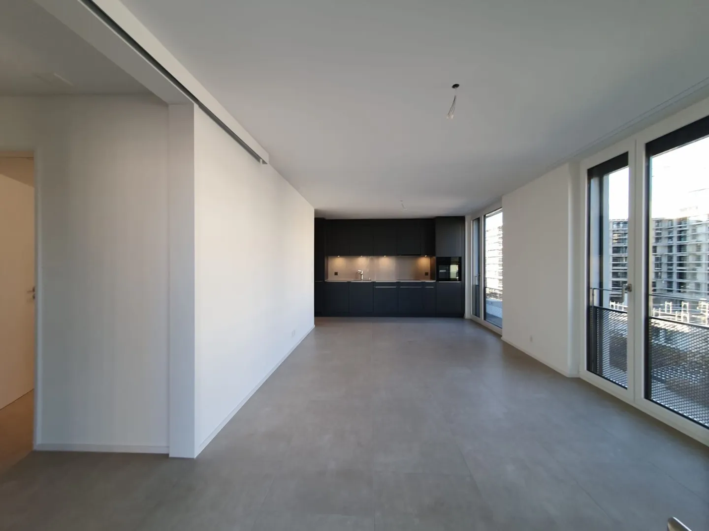 Modern 3.5 Room - Photo 2 of 6