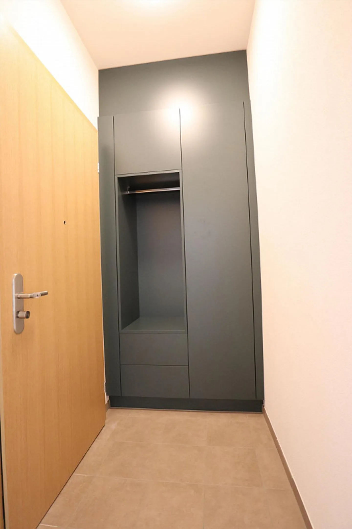 Prima locazione, appartamento esclusivo di 3,5 locali in standard di alta qualità - Foto 2 di 11