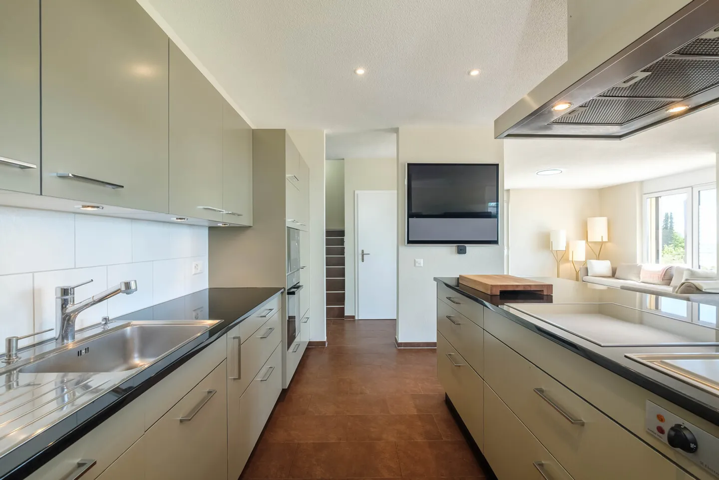 Family villa with lake view, quiet in Bassins - Photo 6 of 13