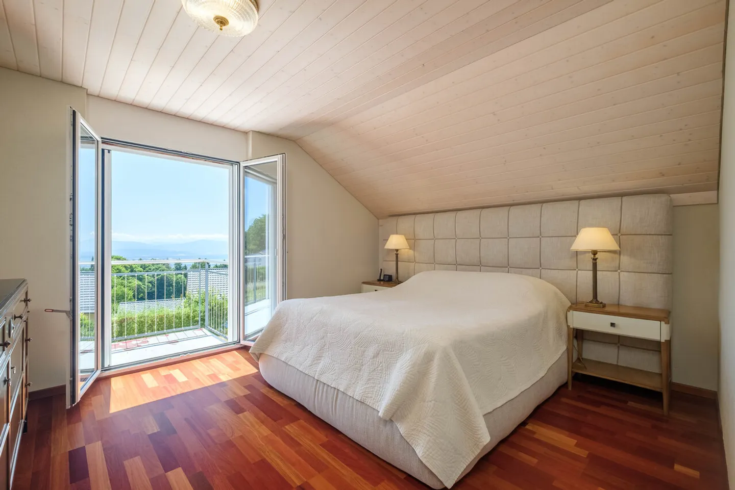 Family villa with lake view, quiet in Bassins - Photo 10 of 13