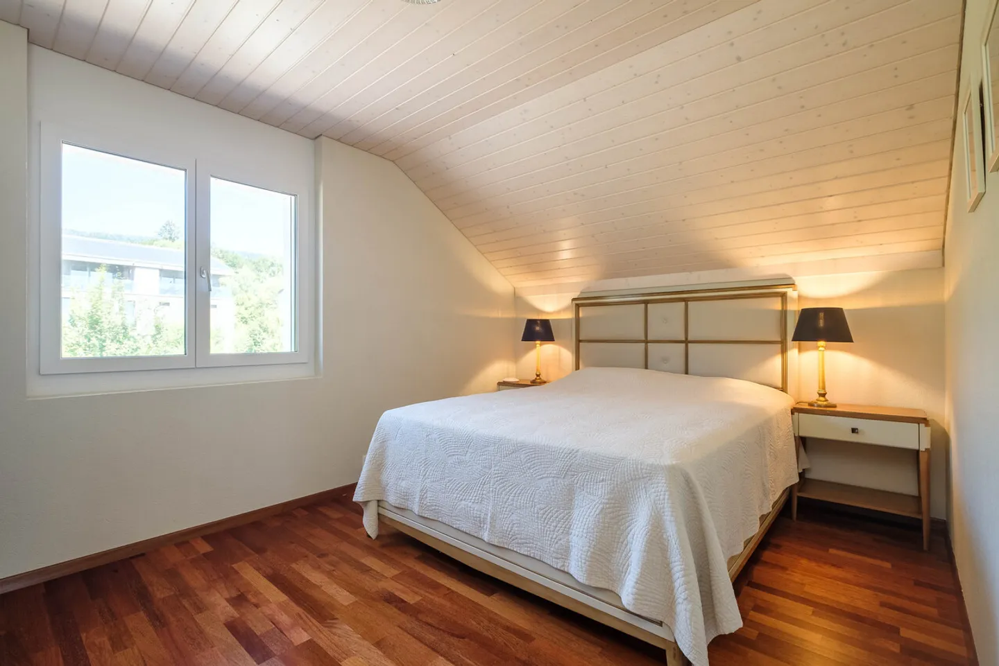 Family villa with lake view, quiet in Bassins - Photo 12 of 13