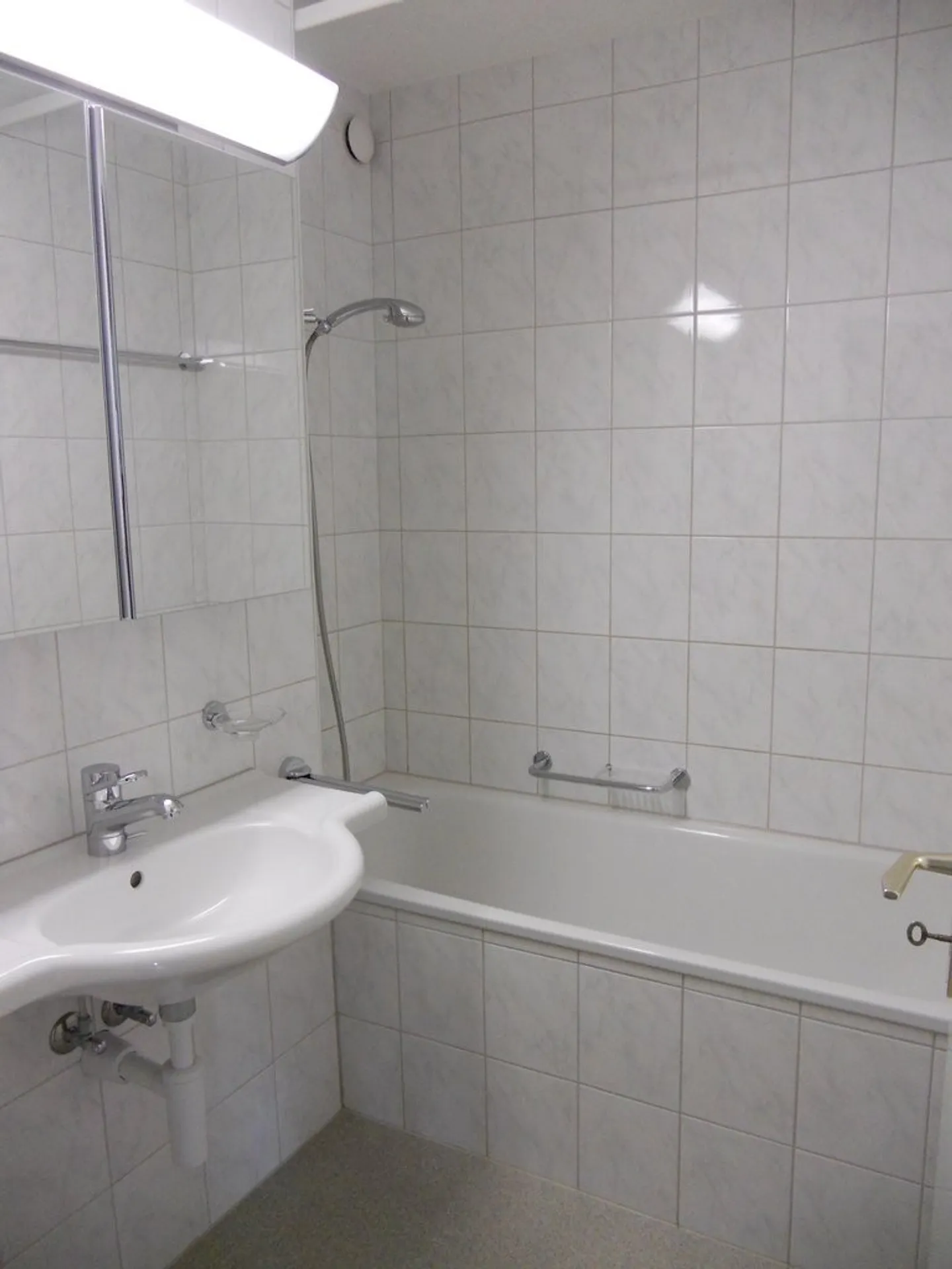 Modernes 5.5-Zimmer-Apartment in Wittenbach - Foto 8 von 10