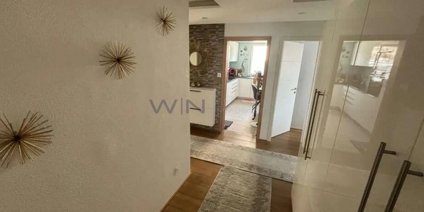 Top renovated 4.5-room apartment - Photo 5 of 13