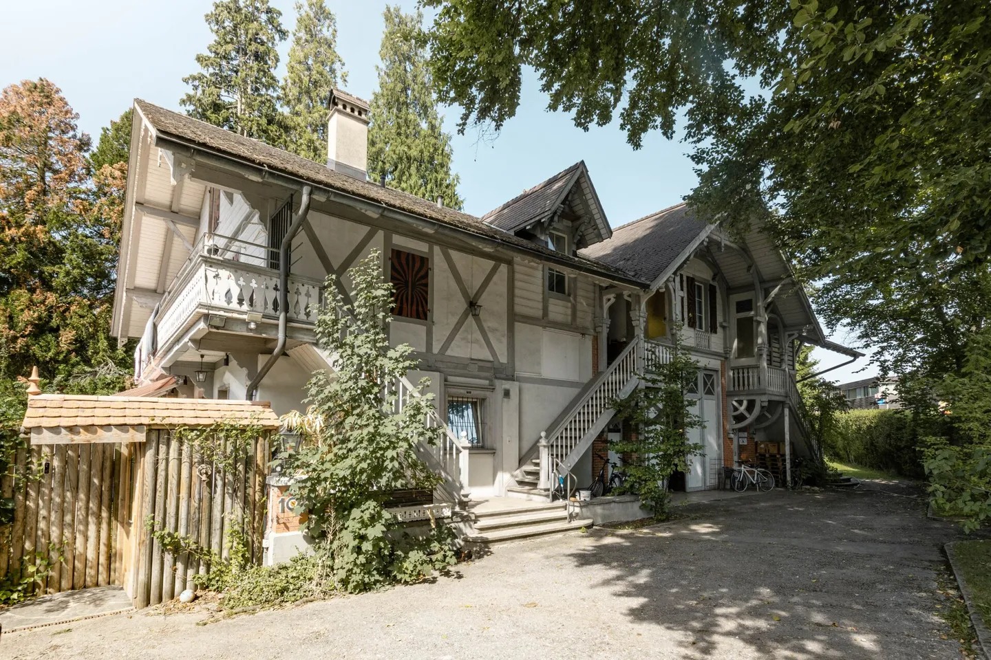 Casa multifamiliare versatile vicino al lago - Hünibach - Foto 1 di 24