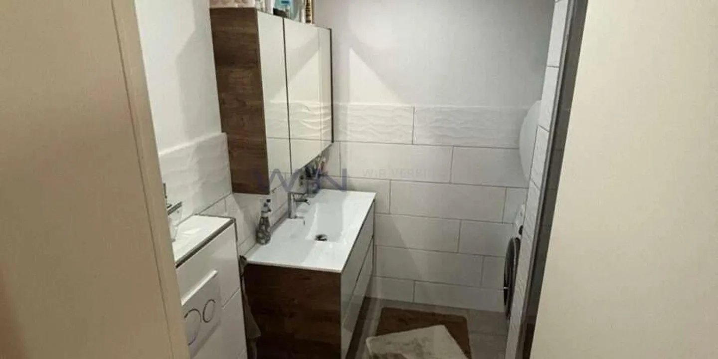 Top renovated 4.5-room apartment - Photo 8 of 13
