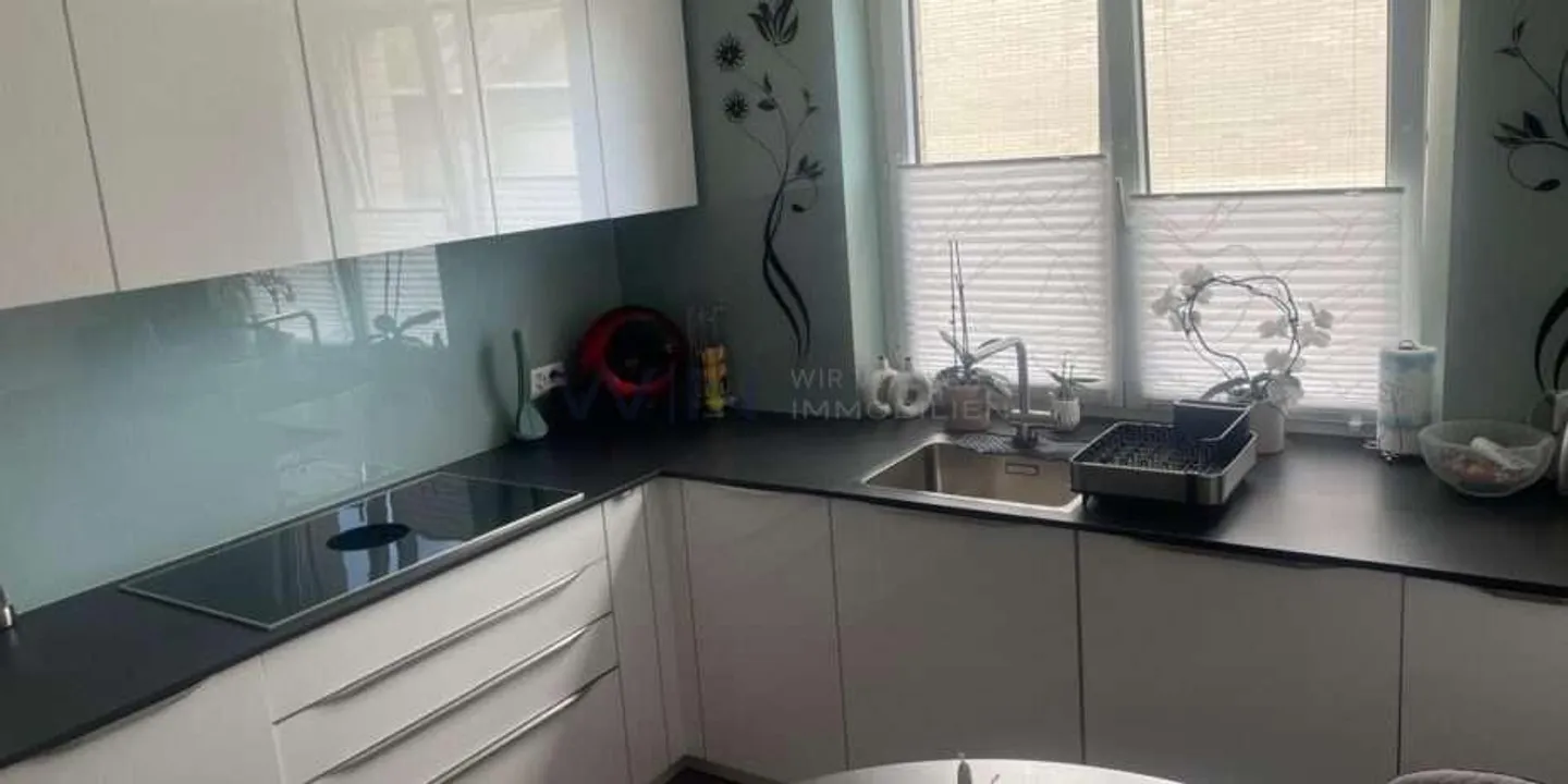 Top renovated 4.5-room apartment - Photo 12 of 13