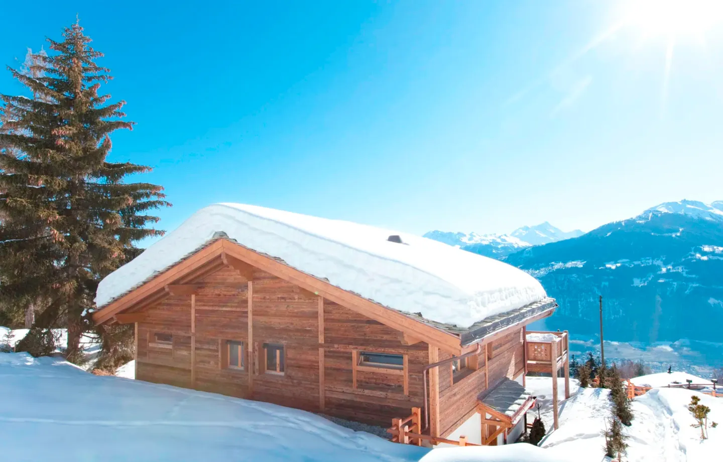 Exceptional chalet built as a secondary residence - Photo 1 of 8