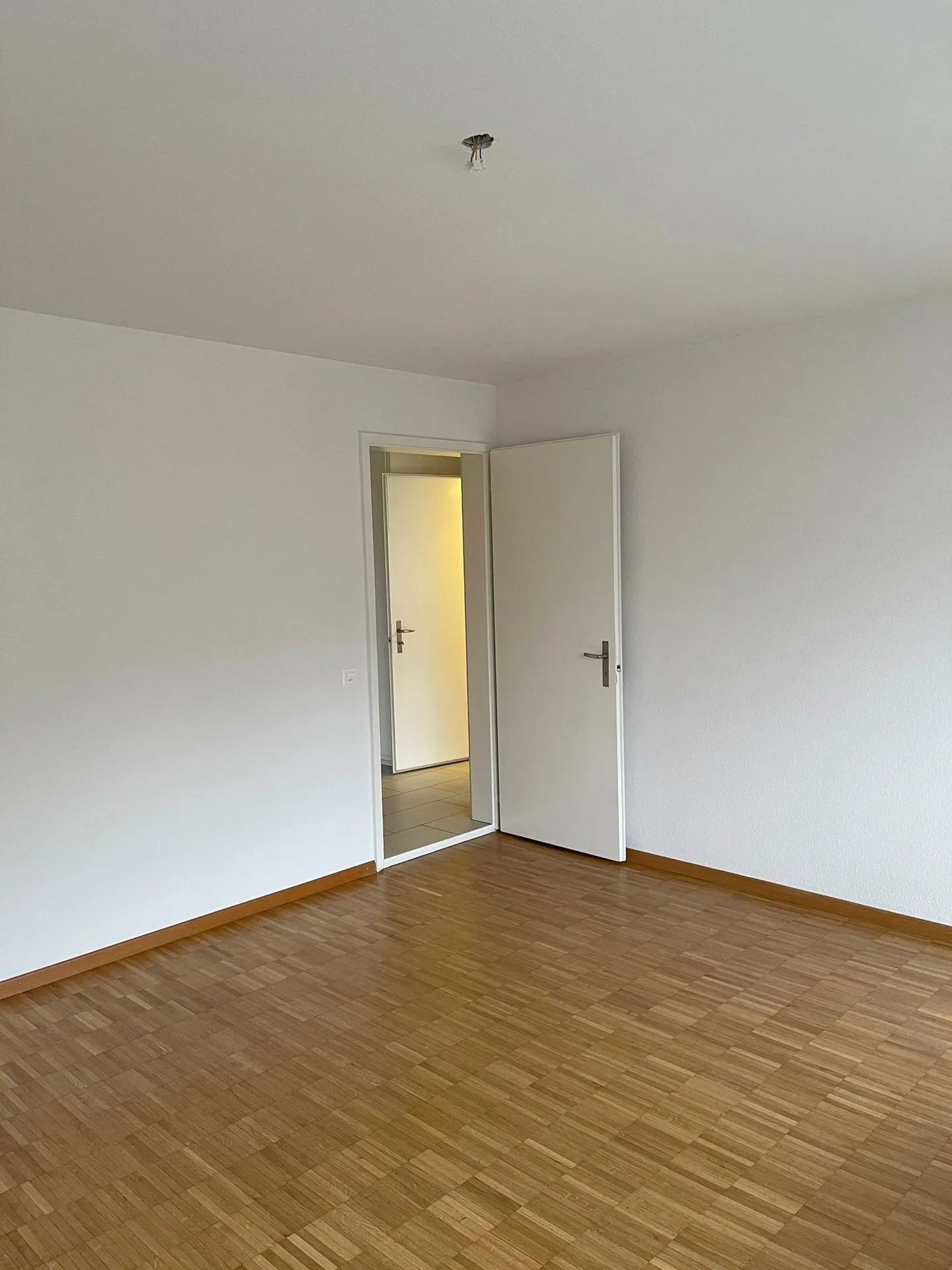 Modernes Apartment mit Balkon - Foto 10 von 10