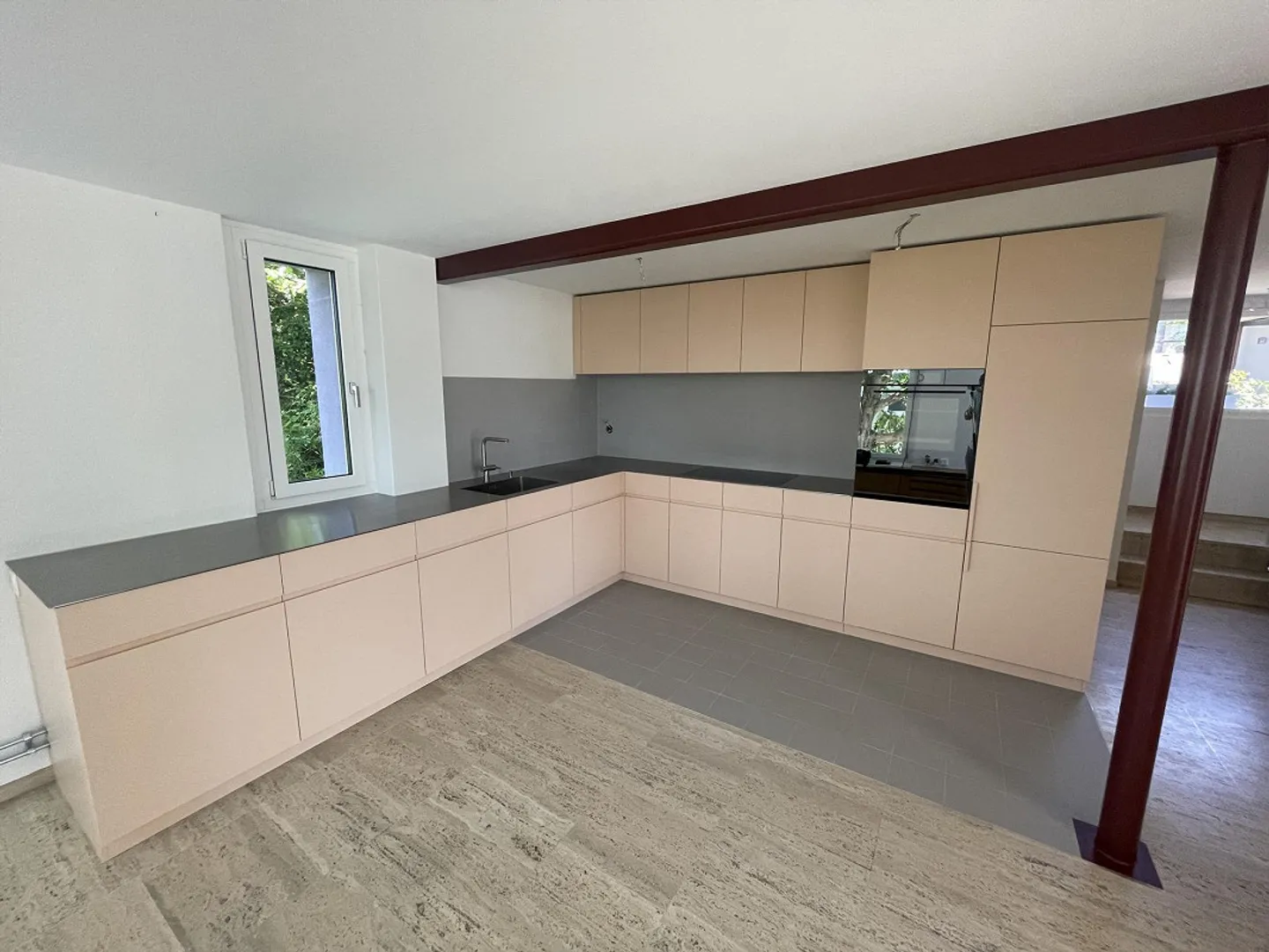 6.5-Room Single-Family Home with Pool and Double Garage in Arlesheim for Rent - Photo 4 of 12