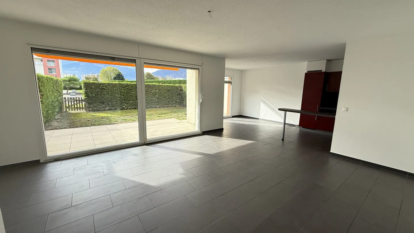 Grande appartement de 3,5 pièces disponible immédiatement - Photo 6 sur 9