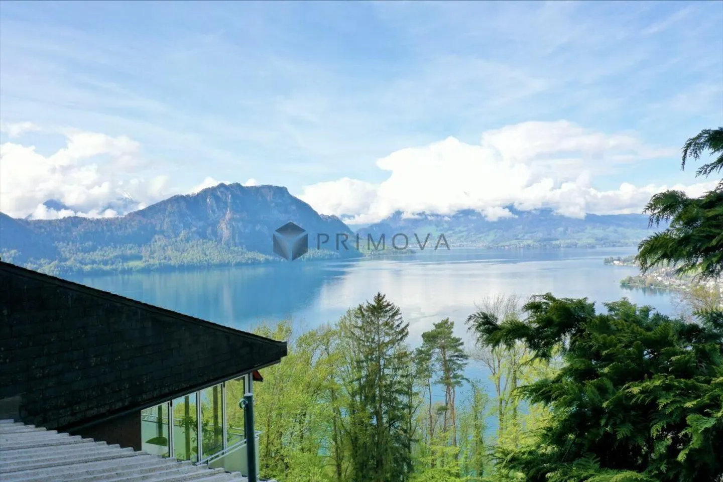 Ultima possibilità per la tua casa da sogno con una vista sensazionale sul lago e sulle montagne! - Foto 17 di 18