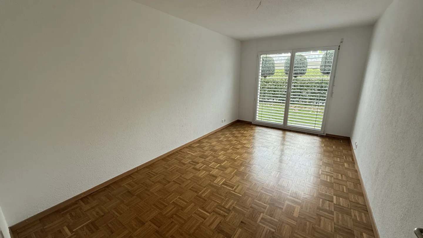 Grande appartement de 3,5 pièces disponible immédiatement - Photo 8 sur 9