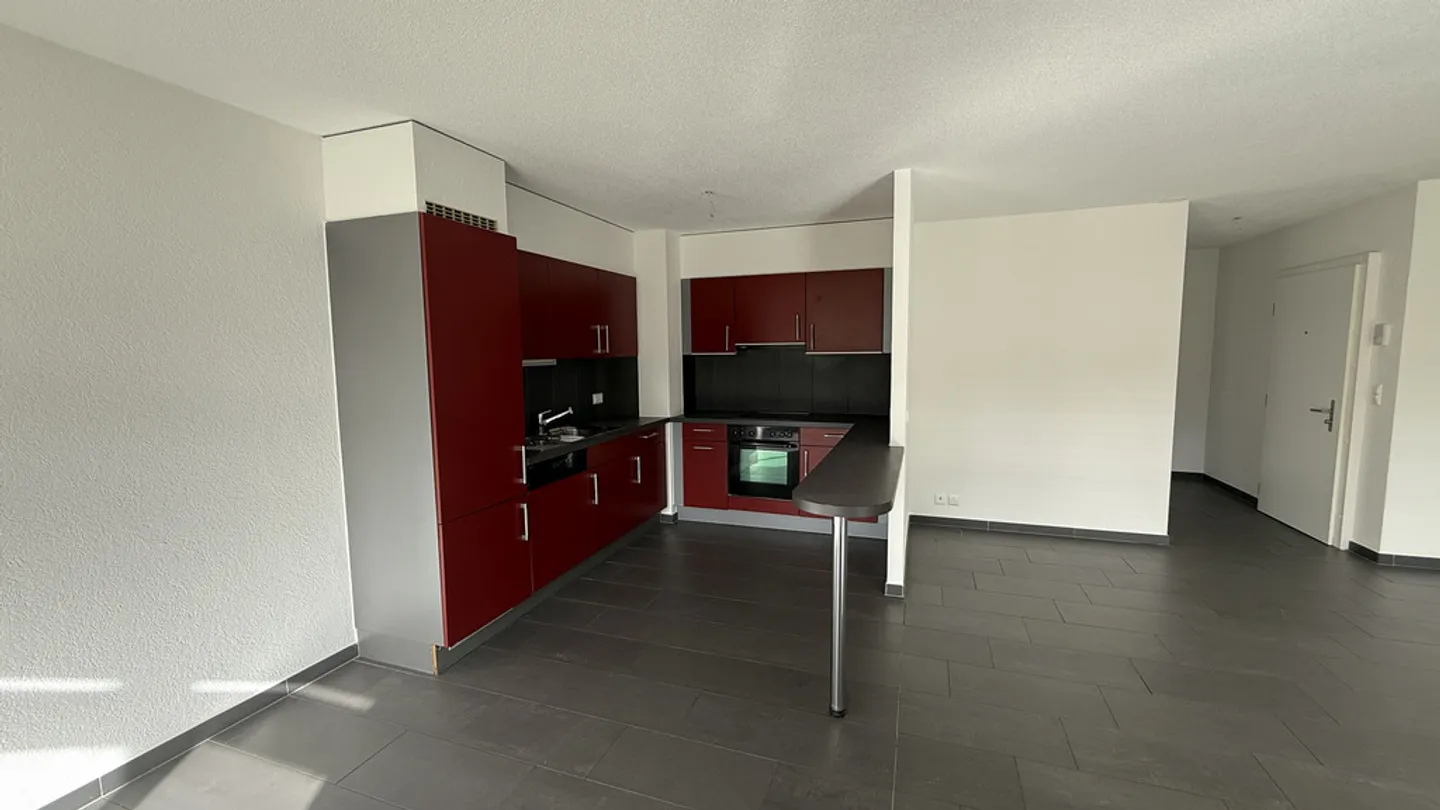 Grande appartement de 3,5 pièces disponible immédiatement - Photo 2 sur 9