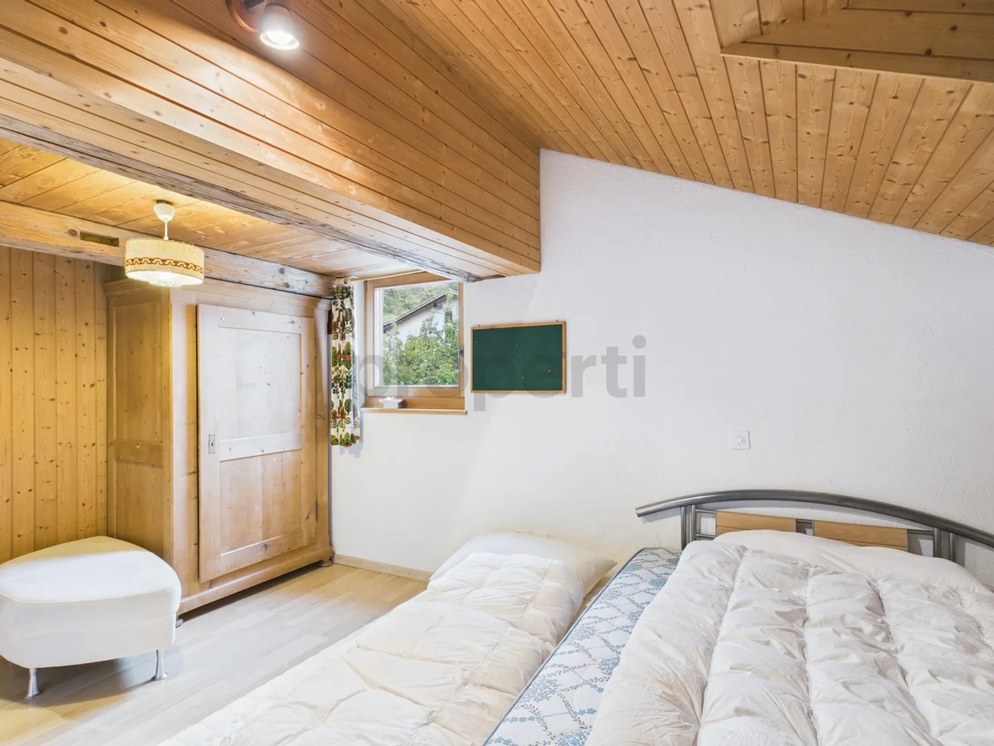 Maison résidentielle et de vacances de 5,5 pièces à Cazis avec beau jardin et abri séparé - Photo 5 sur 13