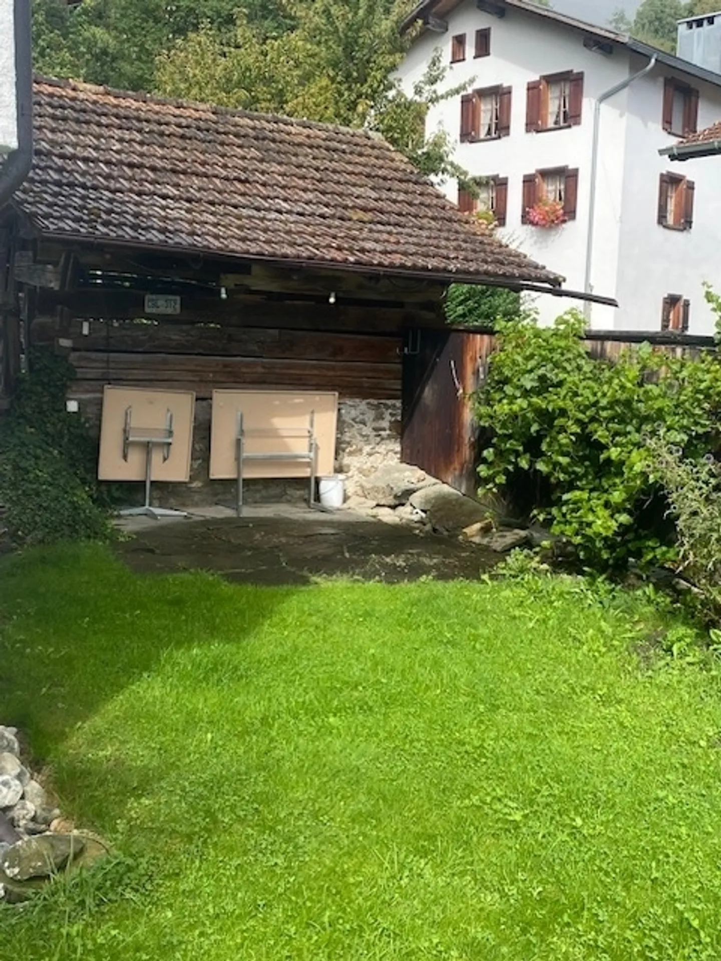 Maison résidentielle et de vacances de 5,5 pièces à Cazis avec beau jardin et abri séparé - Photo 12 sur 13