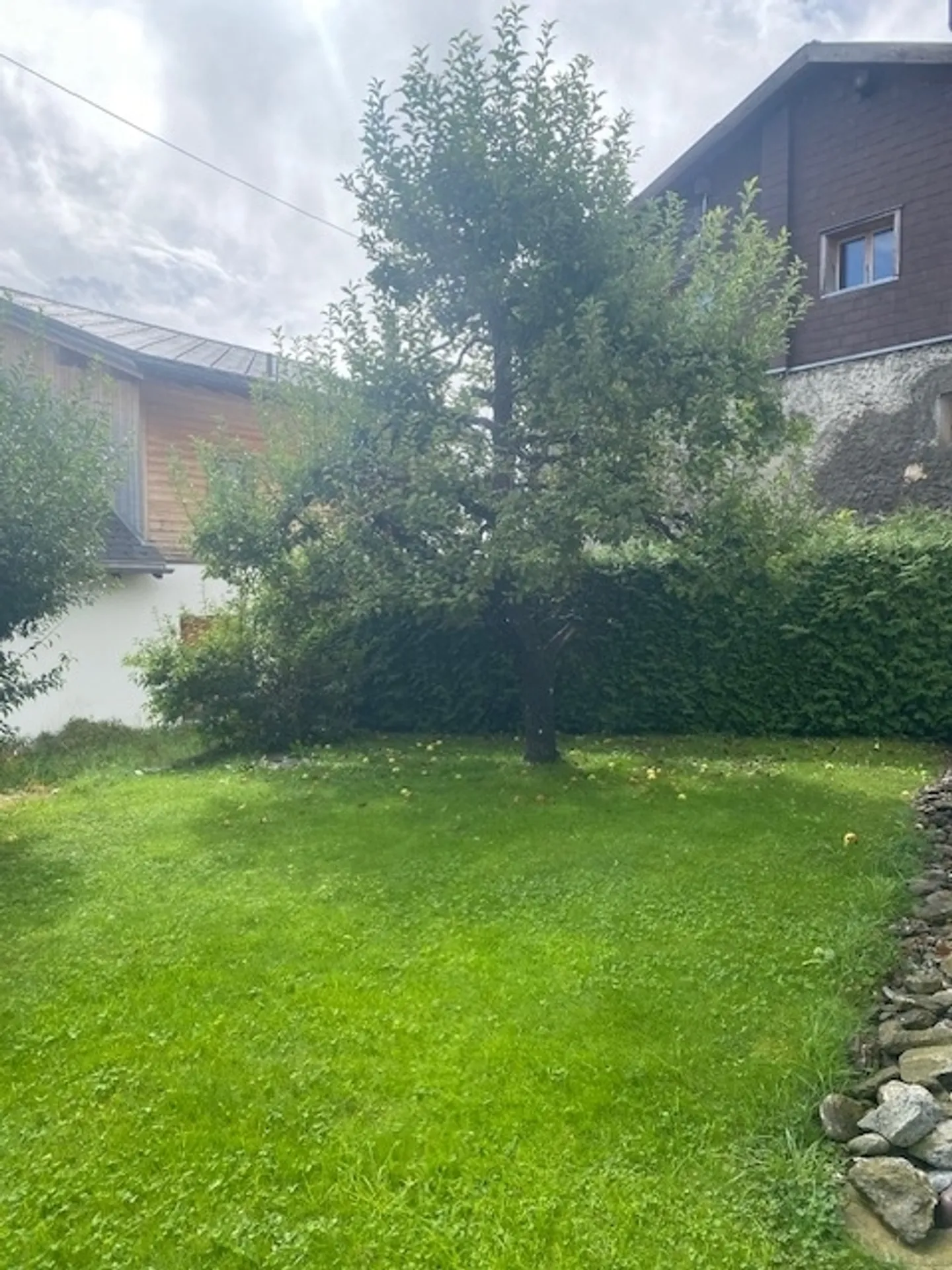 Maison résidentielle et de vacances de 5,5 pièces à Cazis avec beau jardin et abri séparé - Photo 11 sur 13