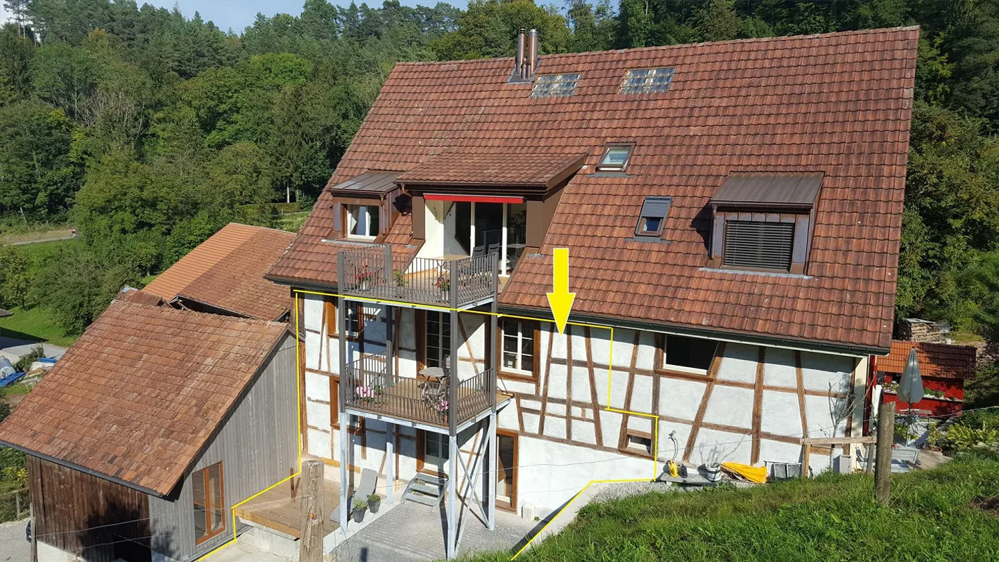 Charmante 2.5-Zimmer-Maisonette in historischer Mühle mit Seesicht - Foto 3 di 18