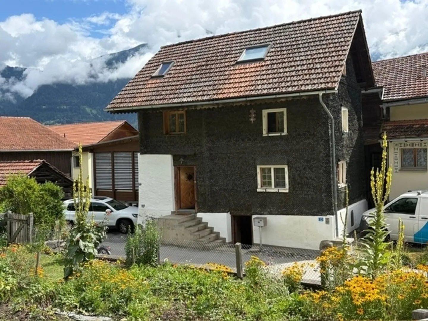 Maison résidentielle et de vacances de 5,5 pièces à Cazis avec beau jardin et abri séparé - Photo 9 sur 13