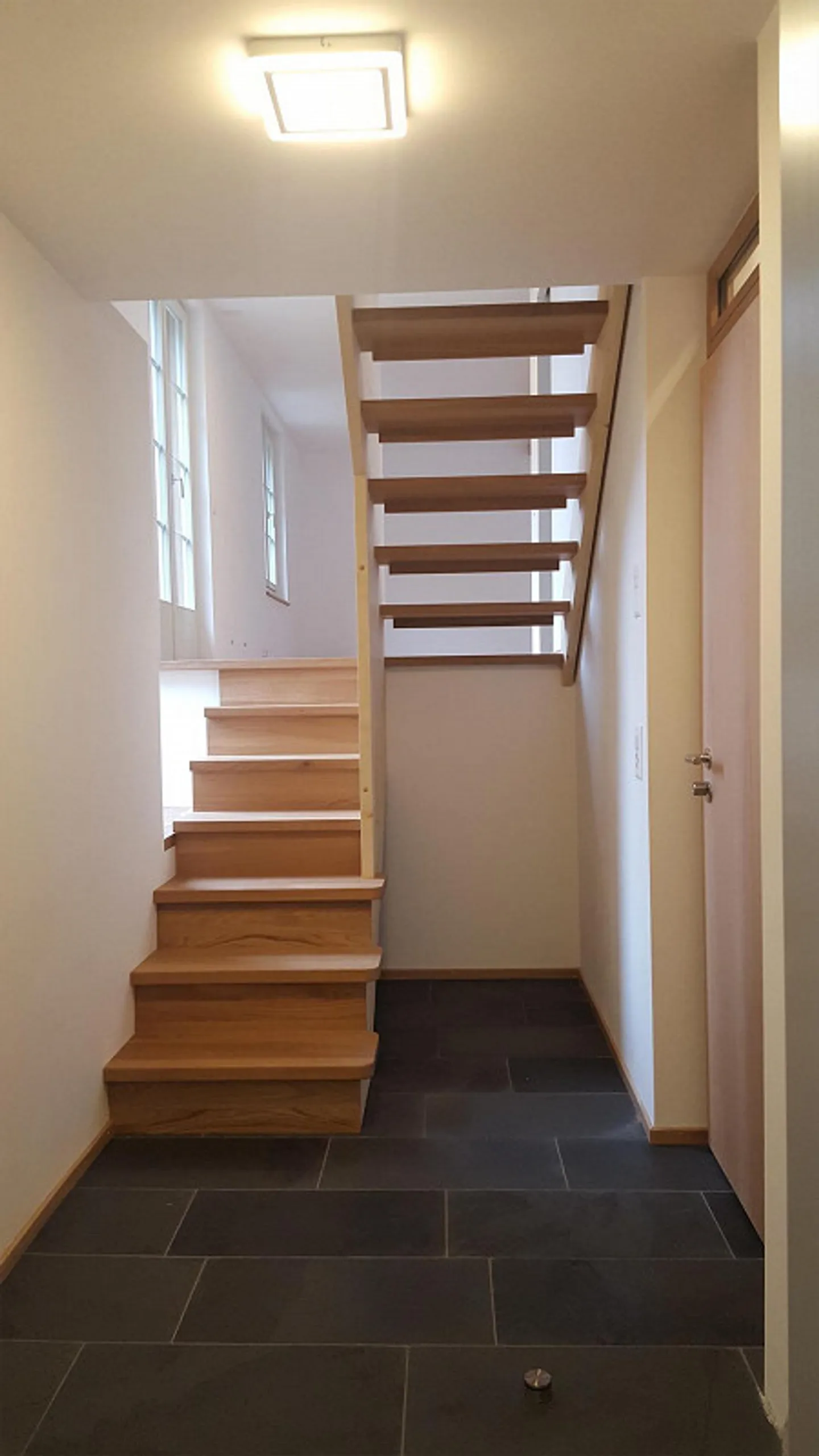 Charmante 2.5-Zimmer-Maisonette in historischer Mühle mit Seesicht - Foto 4 di 18