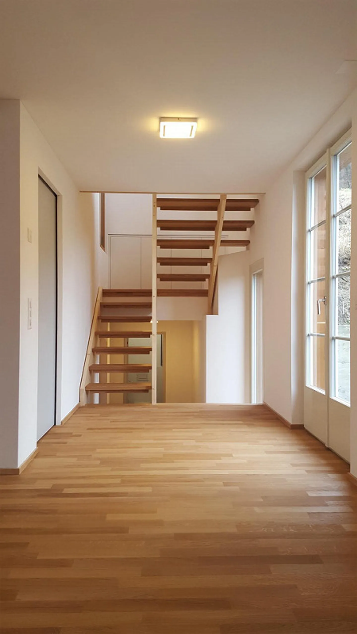 Charmante 2.5-Zimmer-Maisonette in historischer Mühle mit Seesicht - Foto 5 di 18