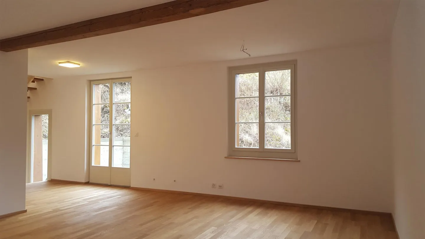 Charmante 2.5-Zimmer-Maisonette in historischer Mühle mit Seesicht - Foto 7 di 18