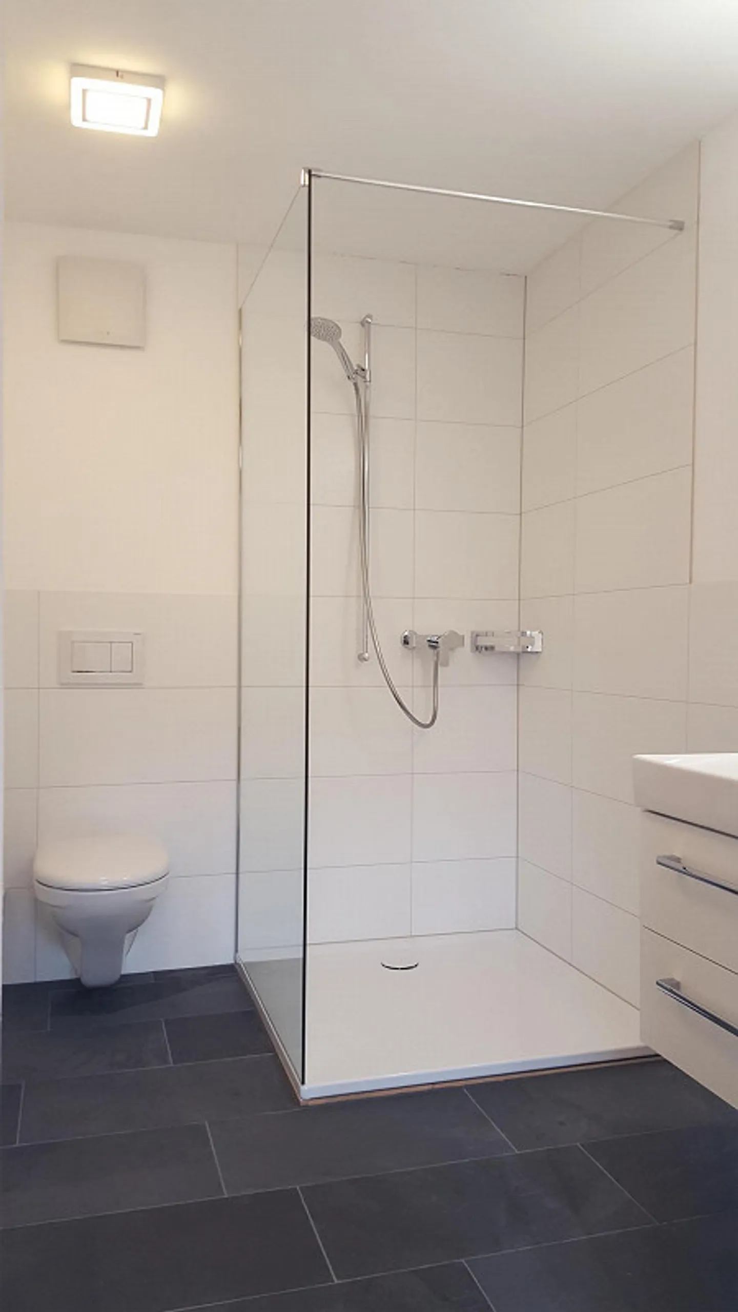 Charmante 2.5-Zimmer-Maisonette in historischer Mühle mit Seesicht - Foto 8 di 18