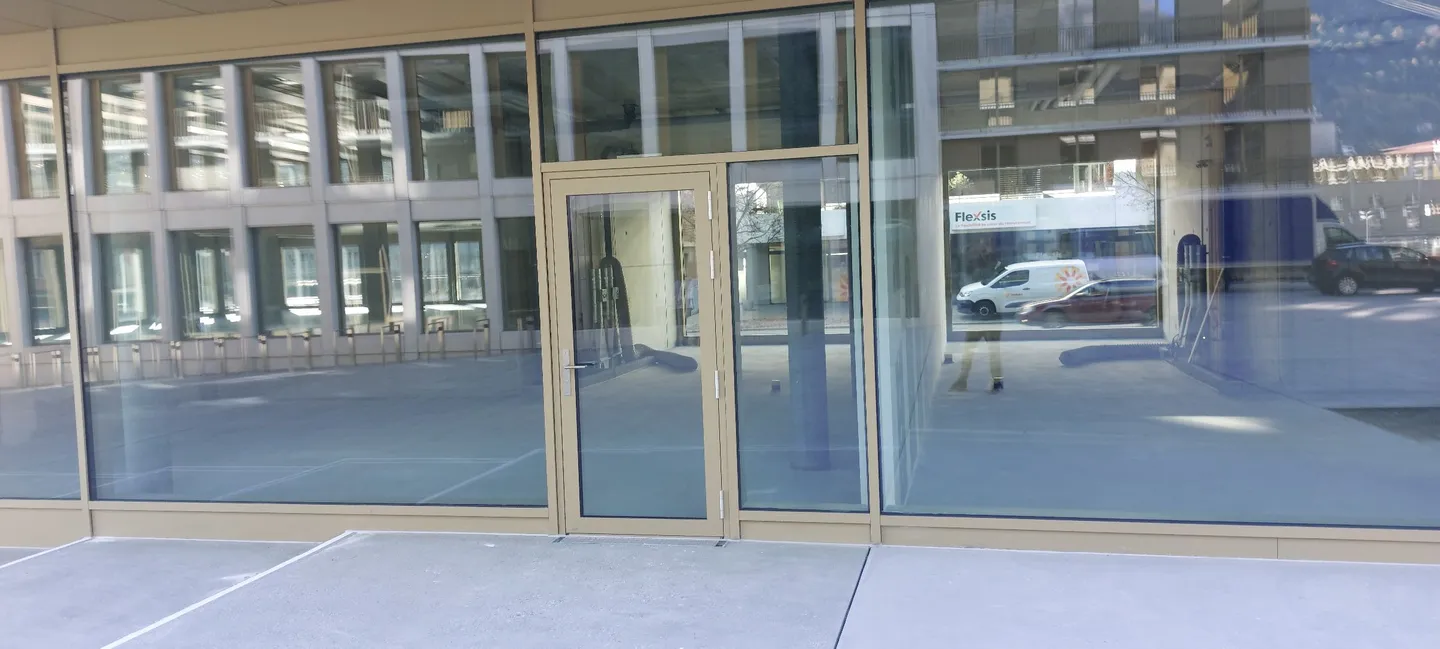 SENSATIONAL 3 MONTHS RENT FREE New Commercial Property in Sion - Photo 2 of 11